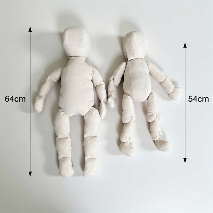 A fleece jointed movable doll available in 54cm and 64cm,skin tones, for newborn photography.